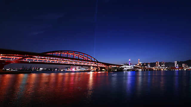 神戸大橋のライトアップ夜景
