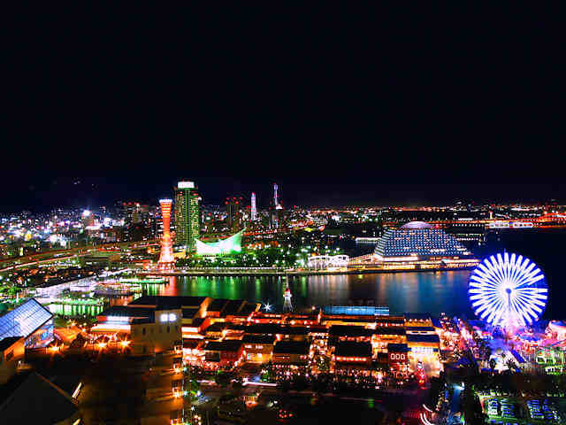 神戸ポートタワーの夜景（神戸ハーバーランドumie）