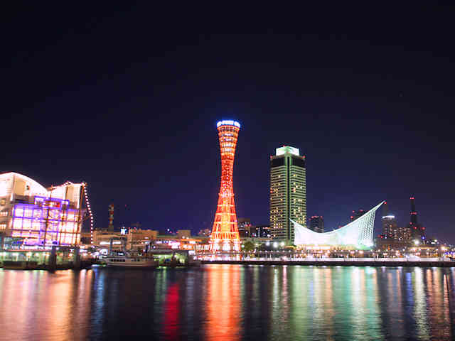 神戸ポートタワーの夜景（神戸ハーバーランドumie）