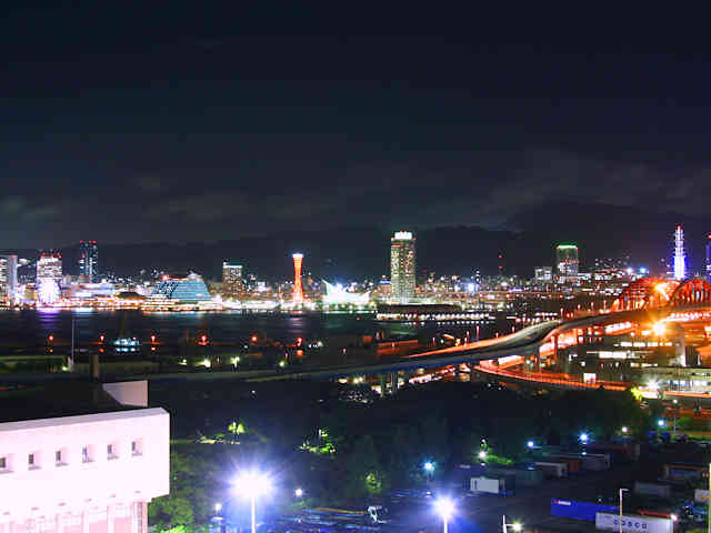 神戸ポートタワーの夜景（神戸ポートアイランド）