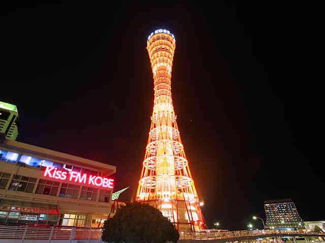 神戸ポートタワーの夜景（かもめりあ中突堤中央ターミナル）