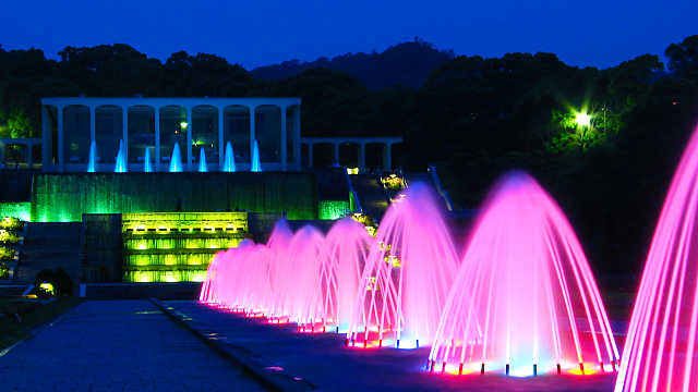 須磨離宮公園夜間開園 庭園と噴水のライトアップ
