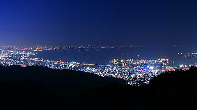 見晴らしのデッキから見る神戸1000万ドルの夜景