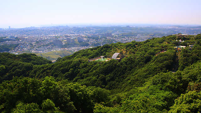 須磨山上遊園の全景 噴水ランドの西に梅林があります
