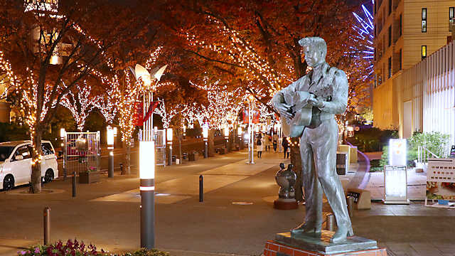神戸ガス燈通り「エルヴィス・プレスリー」の銅像