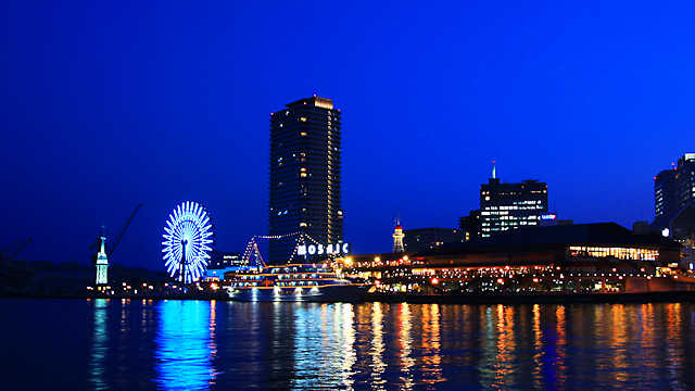 神戸ハーバーランドの夜景とコンチェルトのイルミネーション