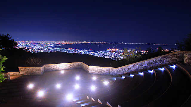 六甲ガーデンテラス「見晴らしのテラス」と「神戸1000万ドルの夜景」