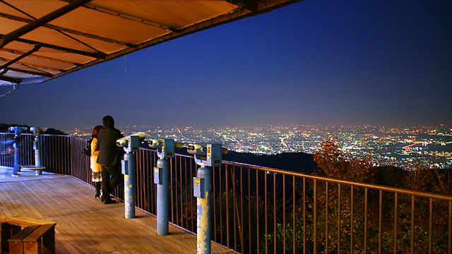 六甲ガーデンテラス「見晴らしのデッキ」と「神戸1000万ドルの夜景」