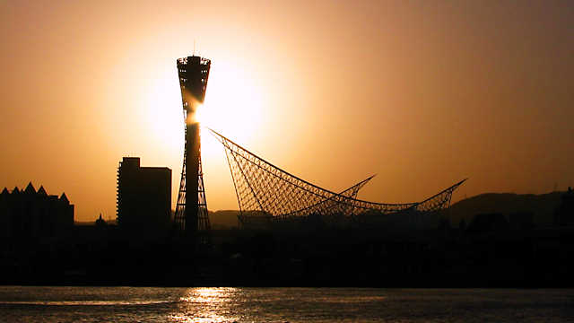 神戸ポートタワーの夕景・夕日
