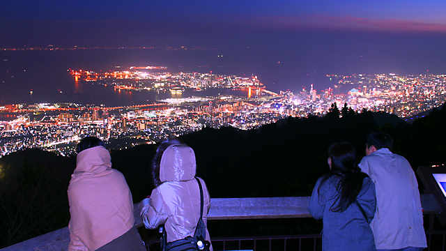 摩耶山掬星台の西の「展望台」と「神戸1000万ドルの夜景」