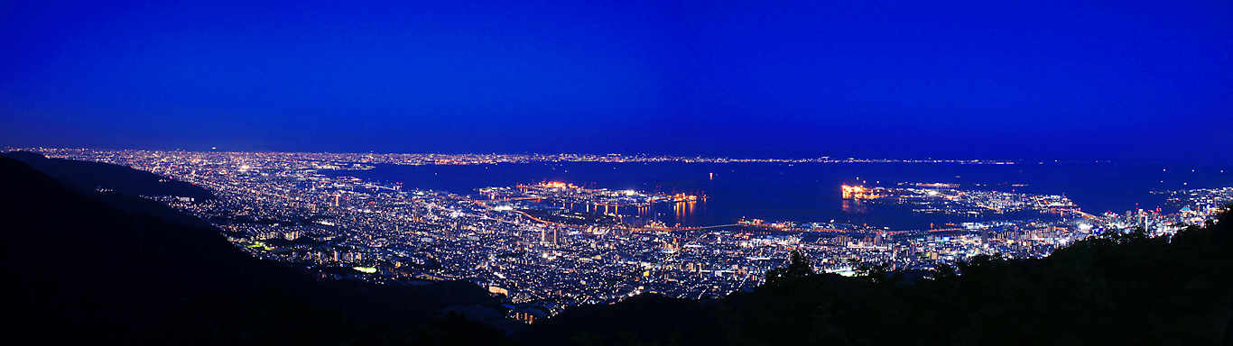 摩耶山掬星台から見る「神戸1000万ドルの夜景」パノラマ写真