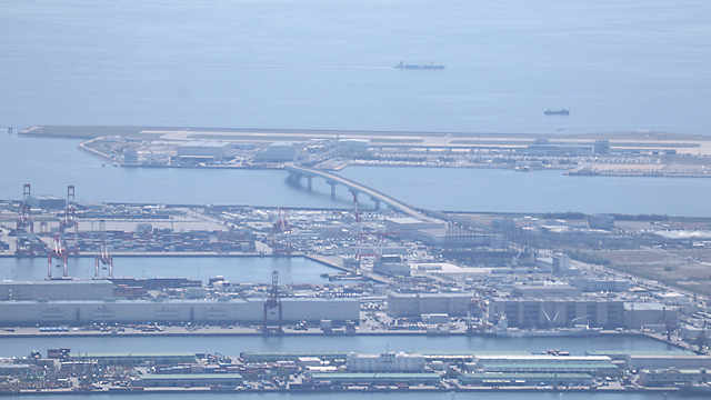 ポートアイランドと神戸空港を結ぶ海上橋「神戸スカイブリッジ」