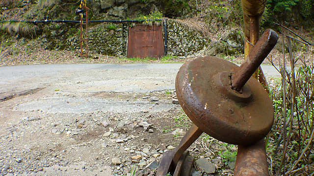 明延鉱山の大仙選鉱場近くにある鉱山鉄道の手動転轍器